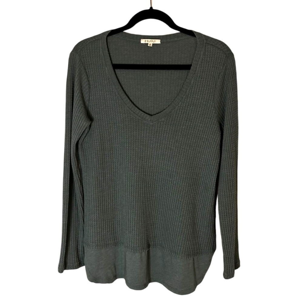 Z Supply Women's V-Neck Waffle Knit Long Sleeve Top- Size Medium